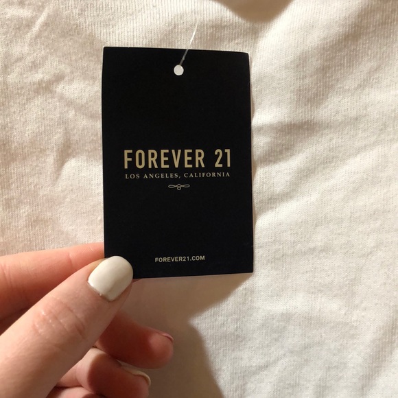 (LAST CHANCE) FOREVER 21 • Cropped Long Sleeve Top - Picture 7 of 7